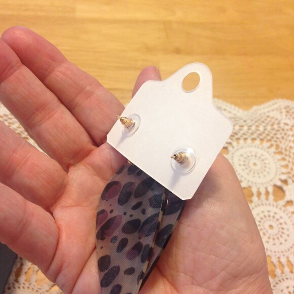 Earrings Bundle - Costume Jewelry in muted tones and animal print - Picture 6 of 6